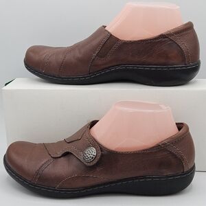 Clarks Women's Ashland Bend Loafer Size 8.5 Brown Leather Slip On Shootie Bootie